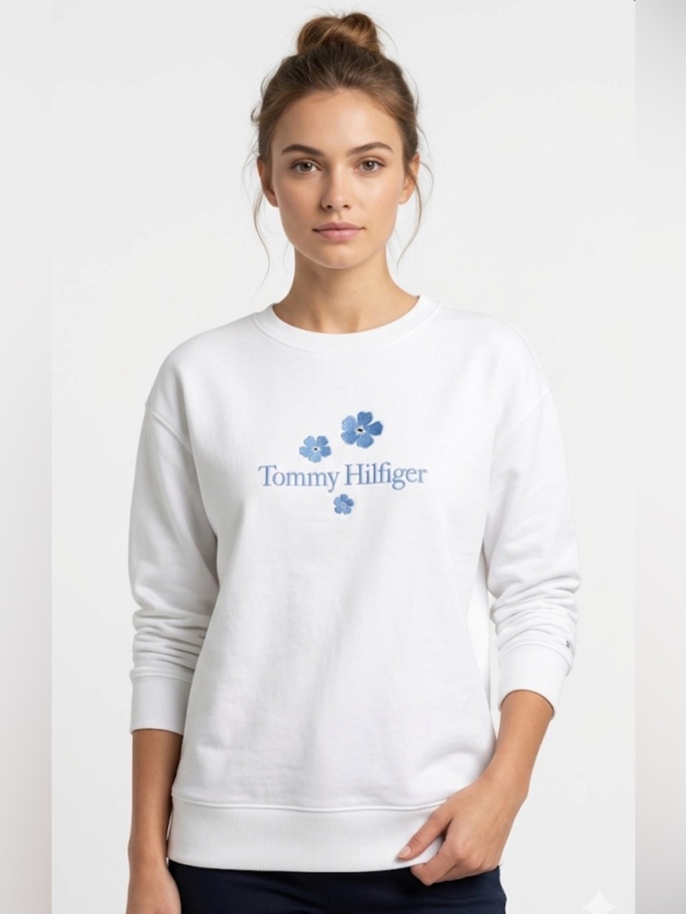 Tommy Hilfiger White Crewneck Sweatshirt with Signature Flag Trim women’s XXL